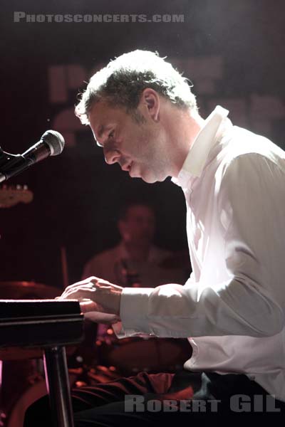 BAXTER DURY - 2011-09-23 - PARIS - Point Ephemere - 